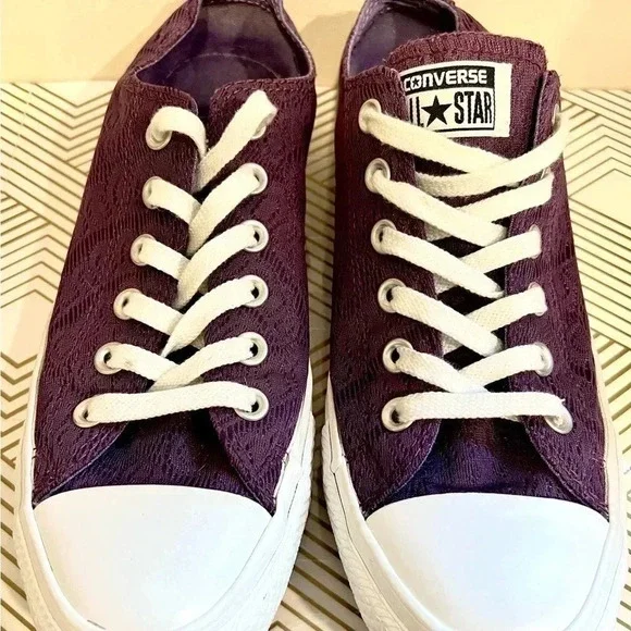 EUC purple lace Converse - Picture 2 of 5